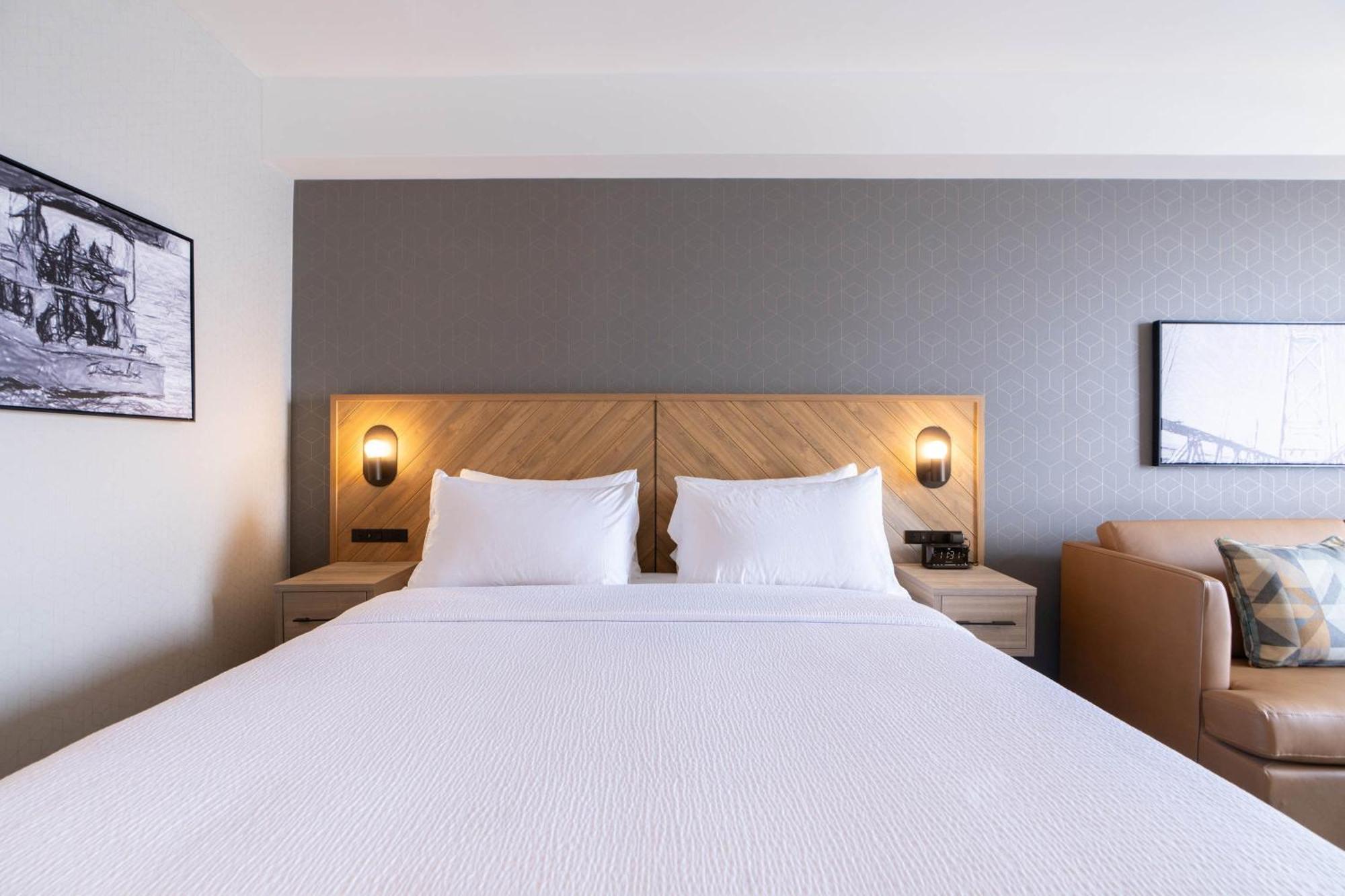 Sandman Signature Dartmouth Hotel & Suites Экстерьер фото