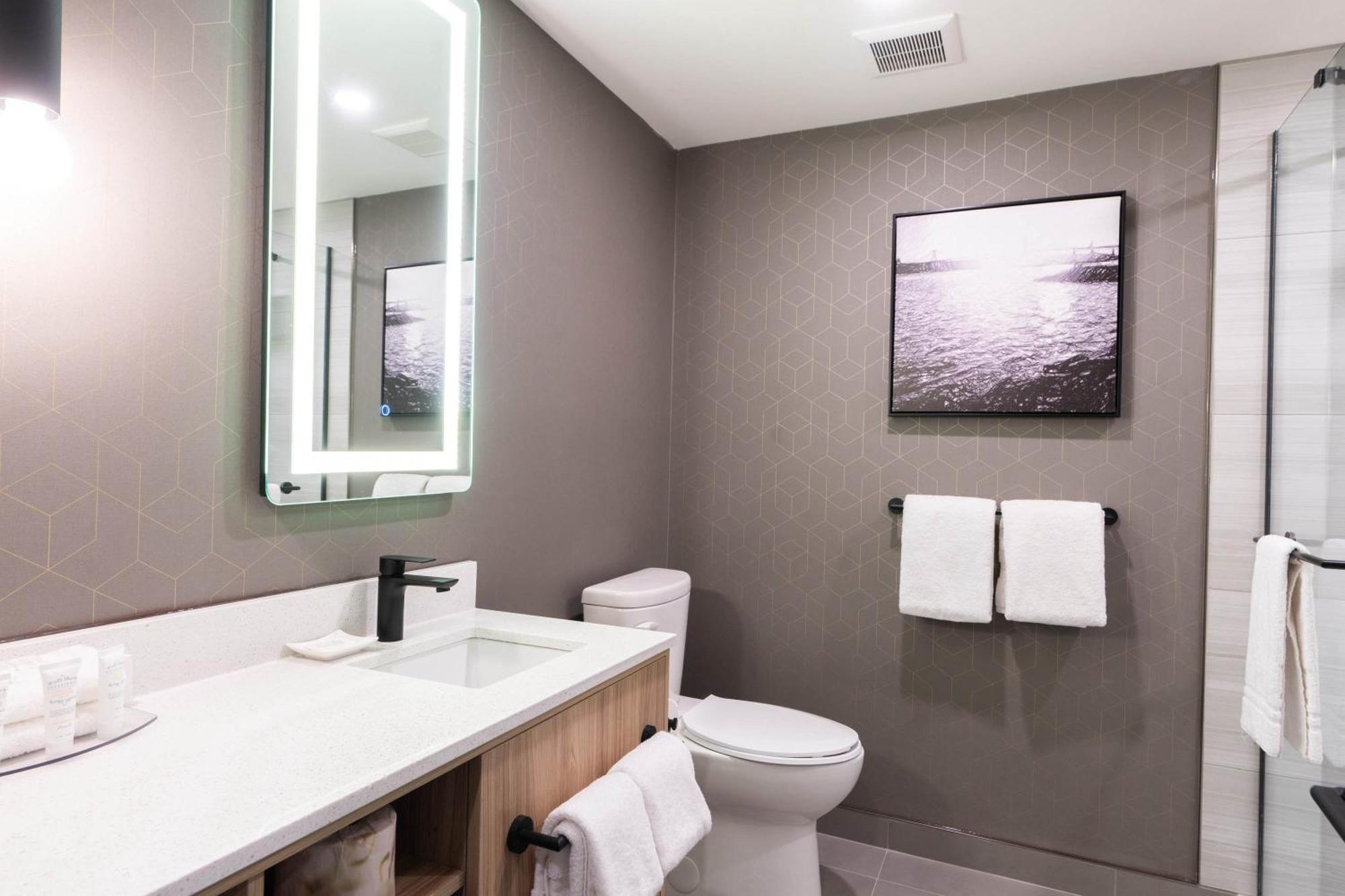 Sandman Signature Dartmouth Hotel & Suites Экстерьер фото
